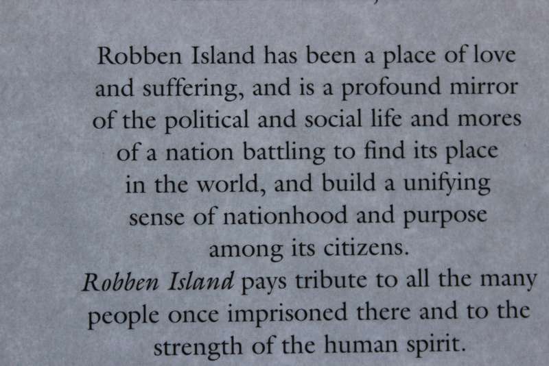 ROBBEN ISLAND  by Charlene Smith  Mayibuye History and Literature Series No 76