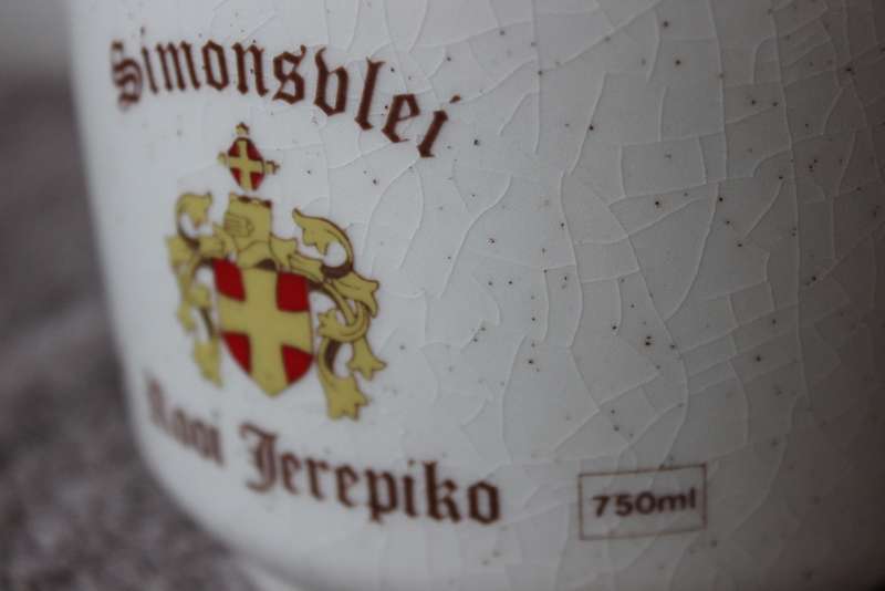 ERDE-KRAFFIE SIMONSVLEI ROOI JEREPIKO 750 ml. (leeg / empty)