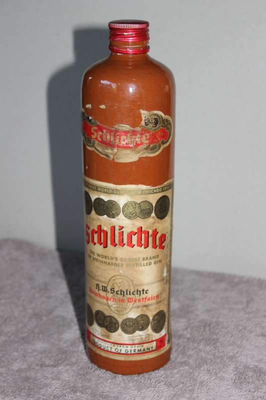 SCHLICHTE STEINHAEGER GIN  750 ml  ( Ceramic Bottle with screw top - empty)