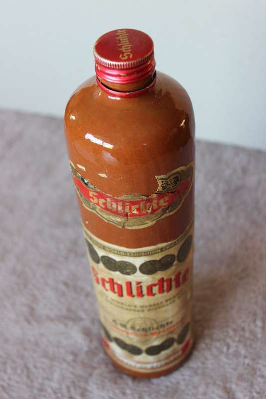 SCHLICHTE STEINHAEGER GIN  750 ml  ( Ceramic Bottle with screw top - empty)