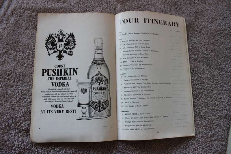 S. A. RUGBY YEARBOOK / JAARBOEK  All Blacks Tour / Toer 1976