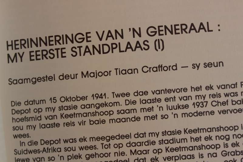 POLISIE-PRAATJIES EN PENSKETSE deur Majoor Crafford, Kaptein Dippenaar en Majoor Potgieter.    (W)