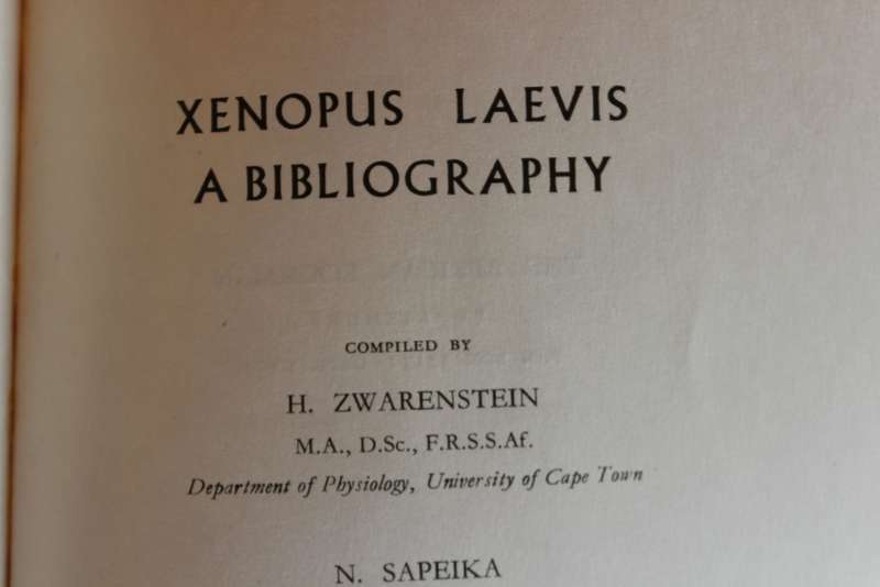 XENOPUS LAEVIS. A Bibliography compiled by H. Zwarenstein, N. Sapeika and H.A. Shapiro.   (W)