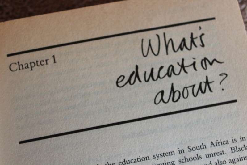 THE RIGHT TO LEARN. (The Struggle for Education in South Africa) Pam Christie.   (W)