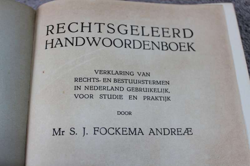 RECHTSGELEERD. Handwoordenboek door Mr. S.J. Fockema Andreae.   (W)