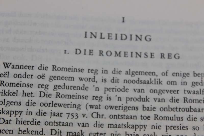 P. VAN WARMELO. `n Inleiding tot die Studie van die Romeinse Reg.   (W)