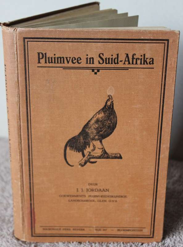 PLUIMVEE IN SUID-AFRIKA deur J.J. Jordaan. Uitgegee 1924.   (P)