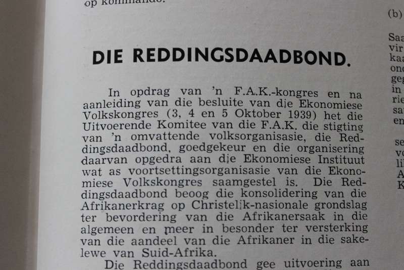 DIE AFRIKANER-PERSONEREGISTER 1942.    (P)