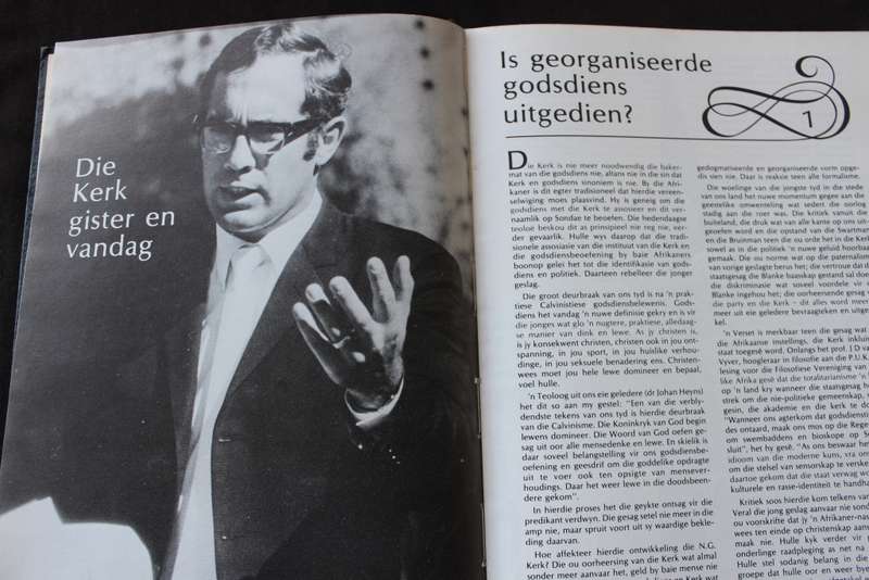 KRONIEKE VAN 'N KERK. Piet Meiring. (Die NGK as instelling in Afrikaner-volkslewe)