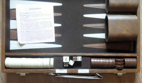 BACKGAMMON