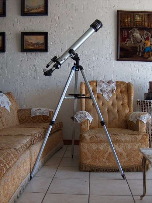 ASTRONOMICAL TELESCOPE MODEL STAR 70060