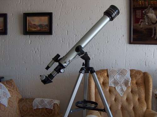 ASTRONOMICAL TELESCOPE MODEL STAR 70060