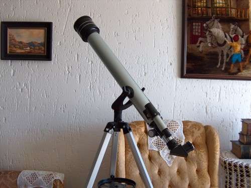 ASTRONOMICAL TELESCOPE MODEL STAR 70060