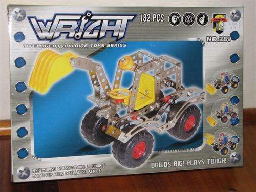 Build-it-yourself Meccano-like vehicle with 182 pcs.