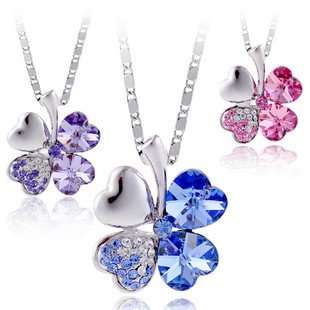 Cute 4 Leaves Clover Shamrock Heart Crystal Pendant Jewelry Necklace