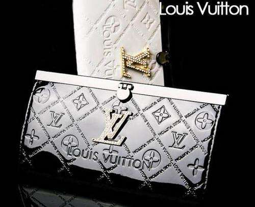 NEW STYLE FASHION WALLETS BRAND NEW PERFACT XMAS GIFT