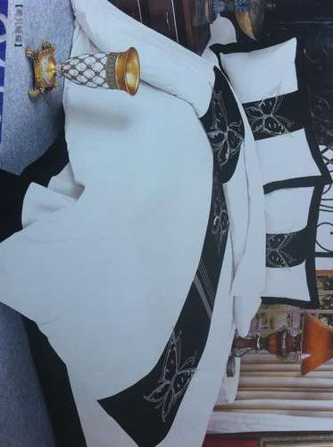 BRAND NEW LOVELY DOUBLE BED SIZE DUVET SET ELEGENT DISGEN ******