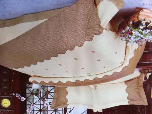 BRAND NEW LOVELY DOUBLE BED SIZE DUVET SET ELEGENT DISGEN ******