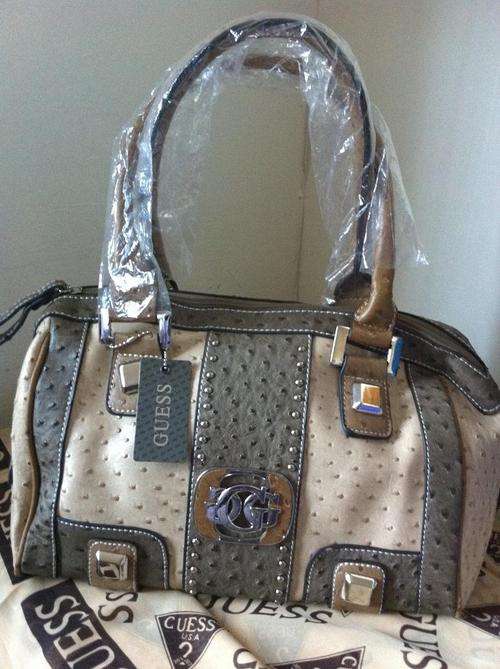 BRAND NEW ORIGNAL GUESS HANDBAG NEW COLLECTION