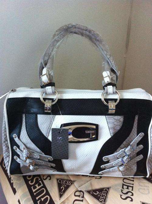BRAND NEW ORIGNAL GUESS HANDBAG NEW COLLECTION