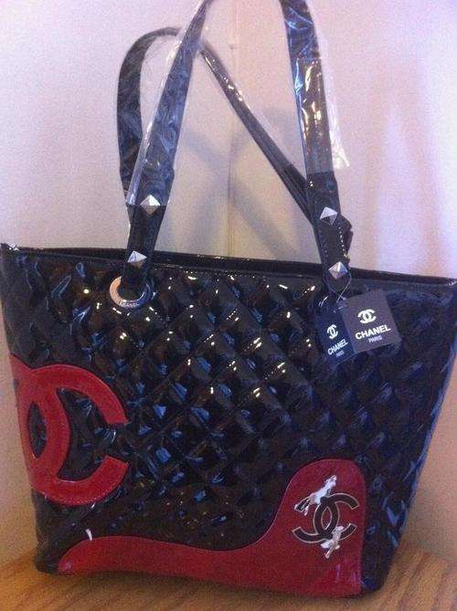 BRAND NEW CHANNAL BLACK HANDBAG NEW STYLE NEW LOOK