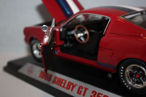 Ford Shelby Mustang GT350R 1966 1/18
