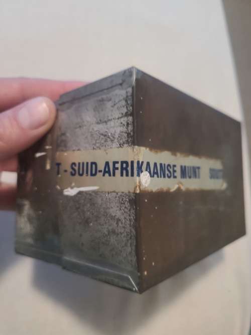 Silver .999 granules 27.595 OZ inside vintage SA Munt tin.
