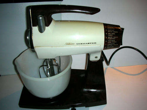 Vintage Sunbeam 'Woodtone'  Deluxe Automatic Mixmaster
