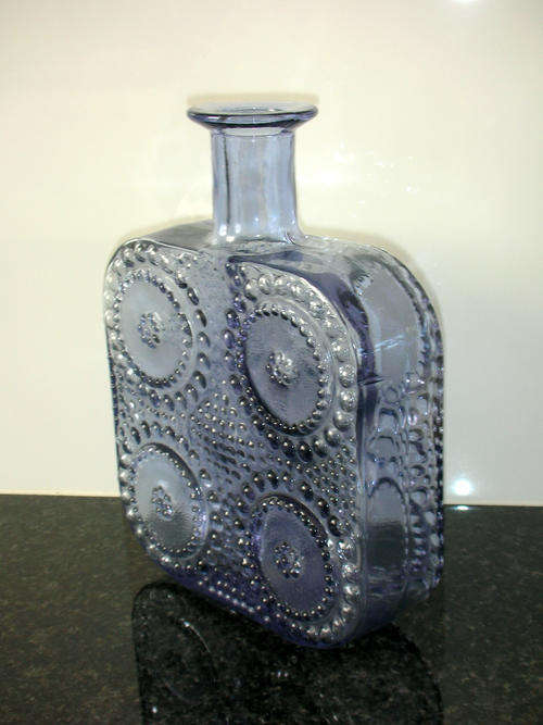 Riihimaen Lasi Lilac Glass 'Grapponia' Bottle by Nanny Still Finland