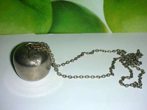 1970's Revlon Charlie Solid Perfume Apple Necklace