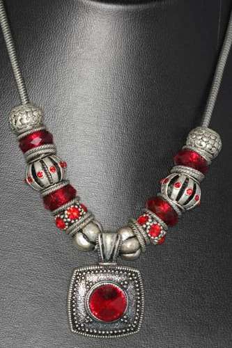 Fashion Jewelry:  Beautiful Necklace With Red Crystal Beads and Pendant