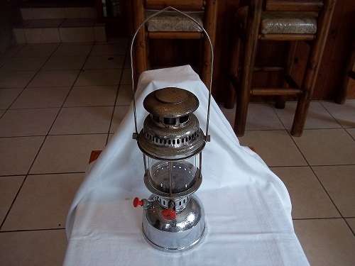 Vintage Butterfly Kerosene pressure lantern - 350CP