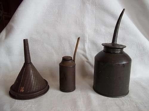 2 Vintage oil cans/ applicators and a funnel for 1 bid