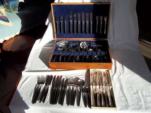 Vintage 58 piece Eetrite "Moderna" cutlery set in yellowwood canteen plus extras