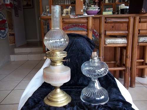 2 Vintage glass kerosene table lamps for 1 bid