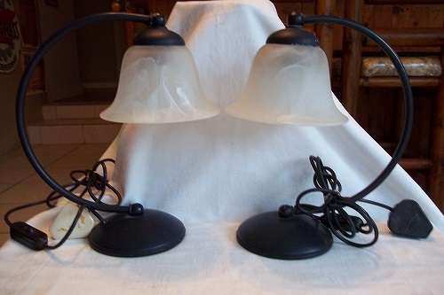 2 Lovely vintage metal bedside lamps for 1 bid
