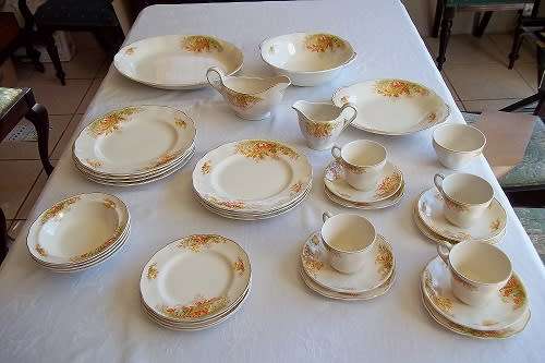Beautiful 1950s 34 piece Grindley Cream Petal dinner and tea service