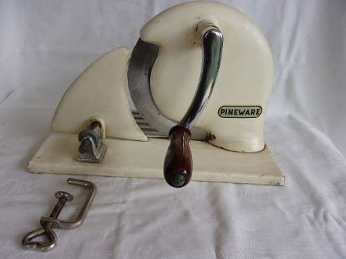 Vintage Pineware bread slicer