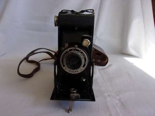 Vintage Kodak Folding "Brownie" Six-20 camera with leather case