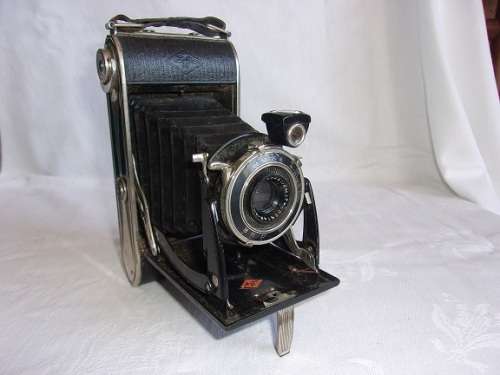 Vintage Agfa Billy Record folding camera with Anastigmat Jgestar F: 7.7 lens