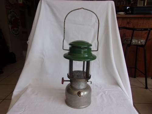 Complete vintage Coleman Model 339 pressure lantern - made in Canada