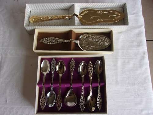 3 Vintage boxed cutlery items for 1 bid