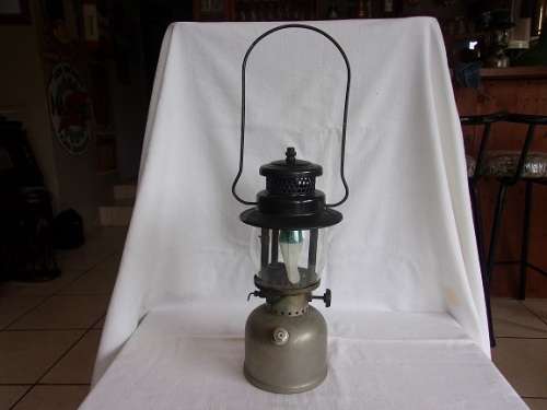 Complete vintage Coleman no. 249 kerosene pressure lamp - made in Canada