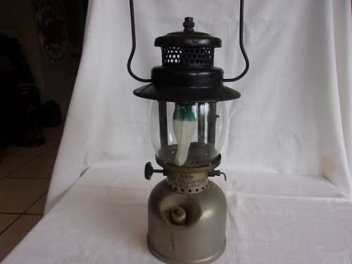 Complete vintage Coleman no. 249 kerosene pressure lamp - made in Canada
