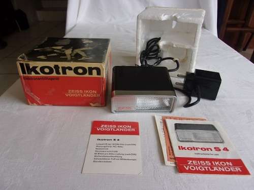 Vintage Zeiss Ikon Voigtlander "Ikotron S4" electronic flash