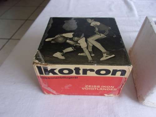Vintage Zeiss Ikon Voigtlander "Ikotron S4" electronic flash