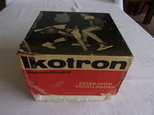 Vintage Zeiss Ikon Voigtlander "Ikotron S4" electronic flash