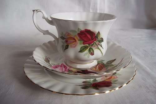 Vintage Royal Albert King's Ransom small trio - cup chipped