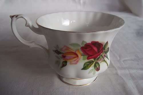 Vintage Royal Albert King's Ransom small trio - cup chipped