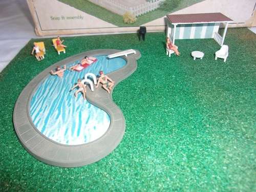 Part vintage Bachmann HO 2562 Scenic Classics Swimming Pool and Landscaping Kit in box